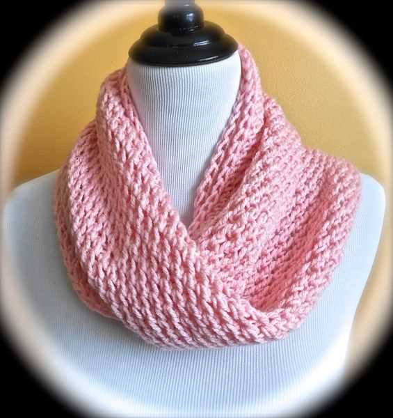 Knitted eternity scarf pattern