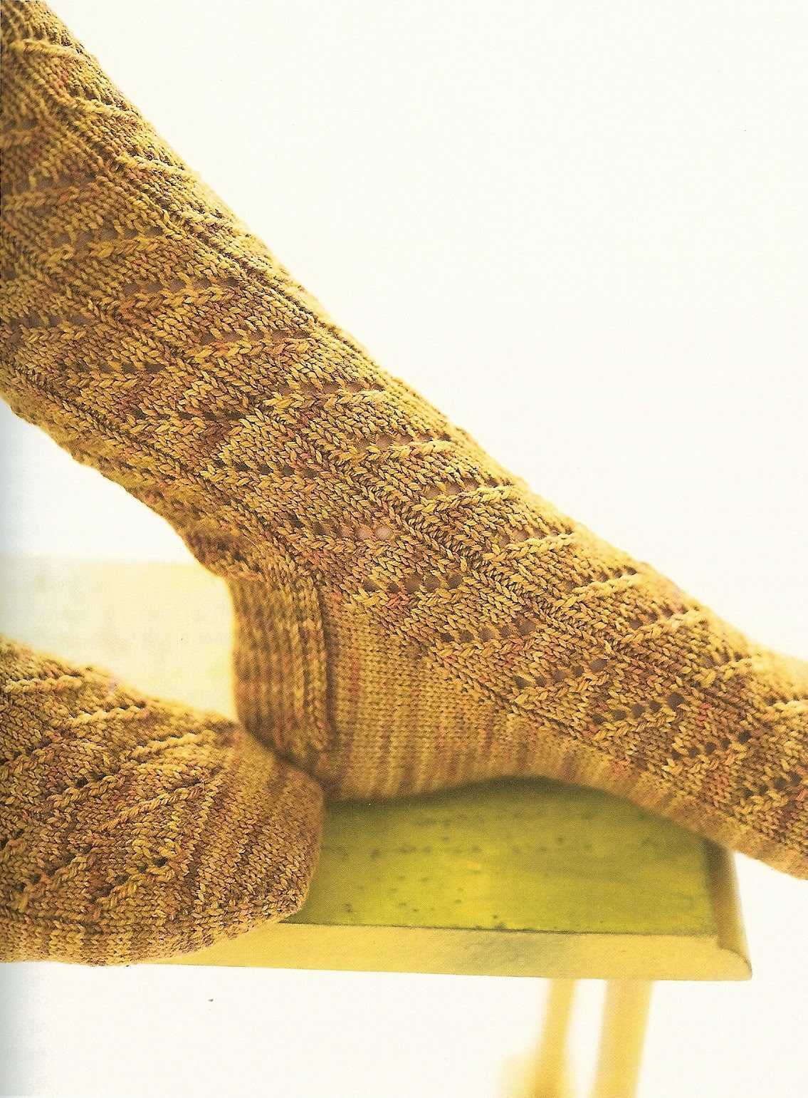 Knitted lace socks free pattern