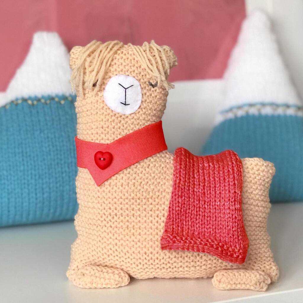 Knitted llama toy pattern