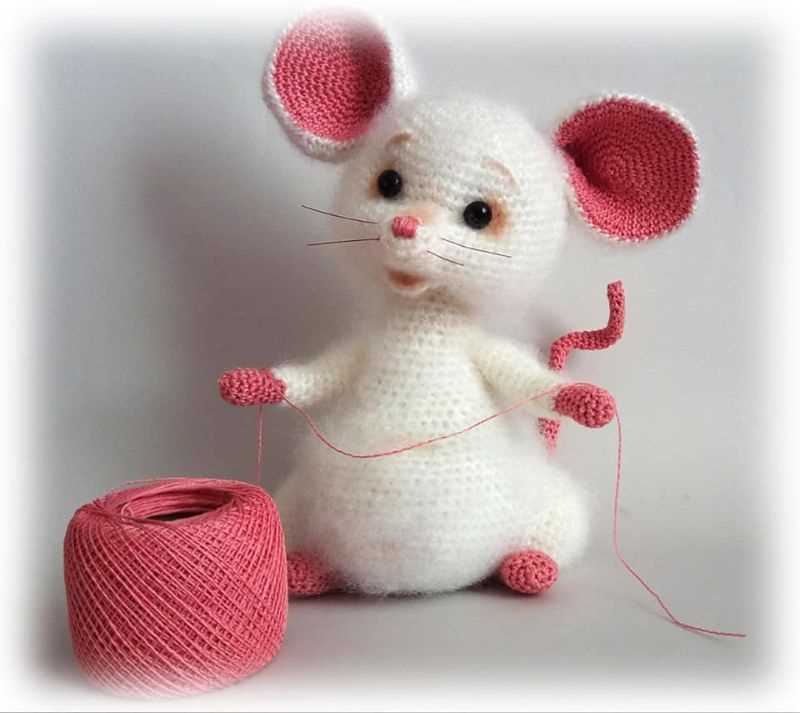 Knitted mice patterns