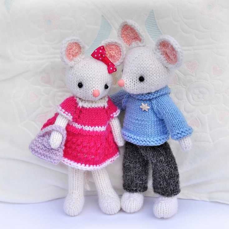 Knitted mice patterns