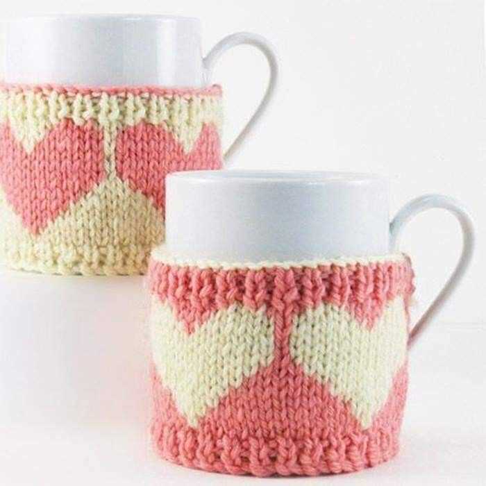 Knitted mug sweater pattern