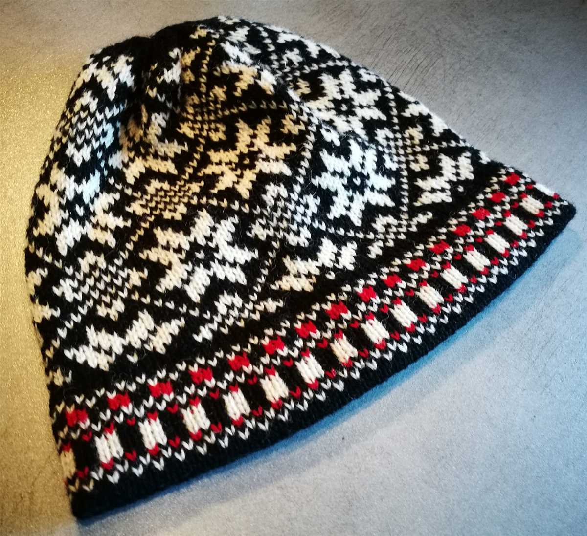 Knitted ski hat pattern