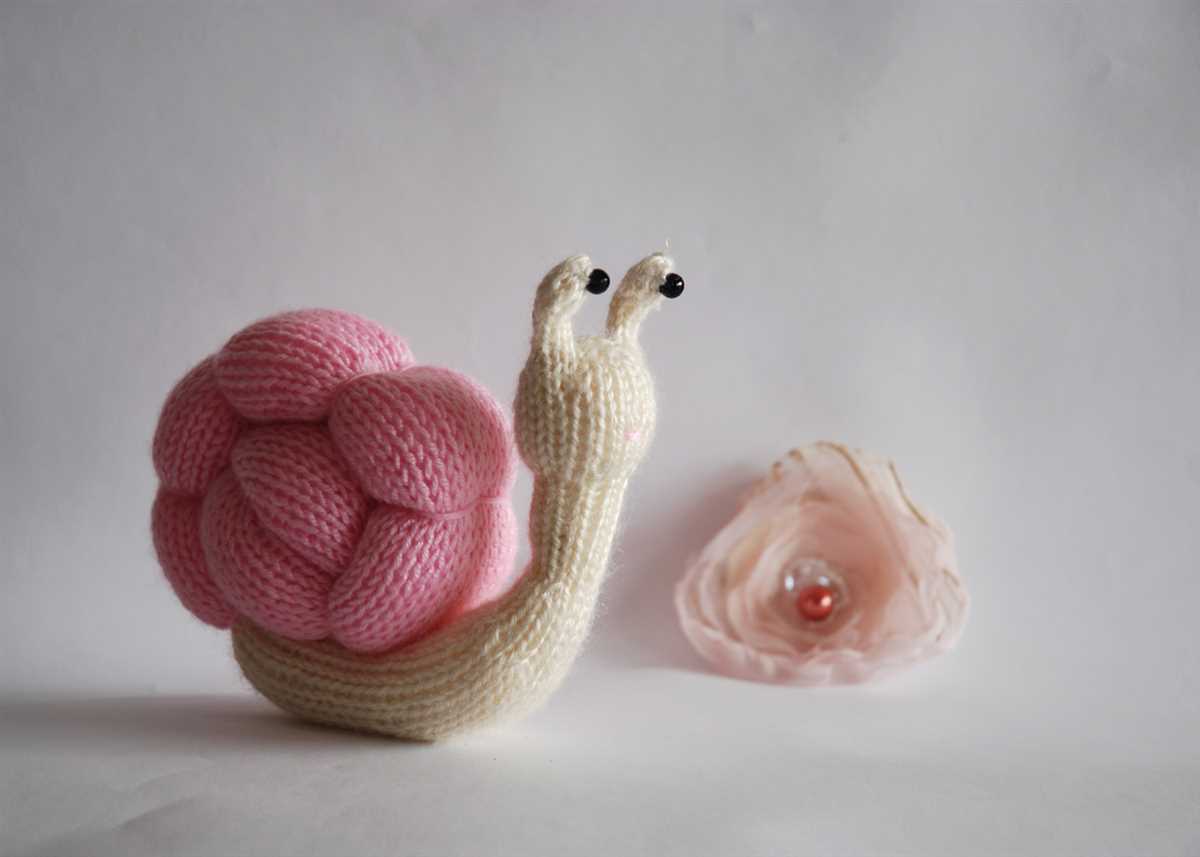 Knitted snail pattern