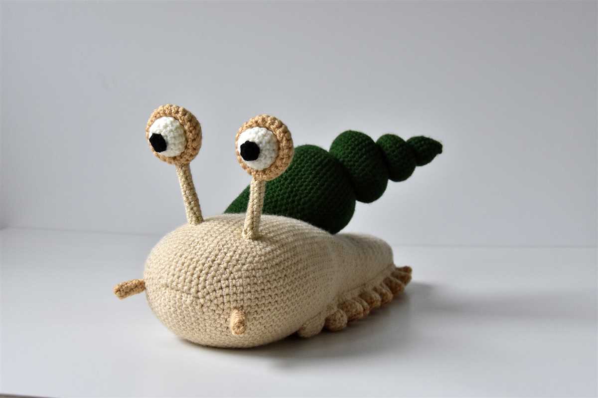 Knitted snail pattern