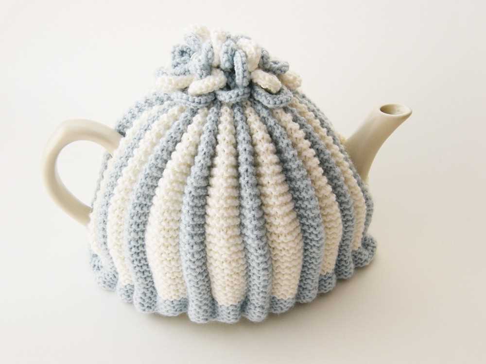 Knitted tea cosy pattern