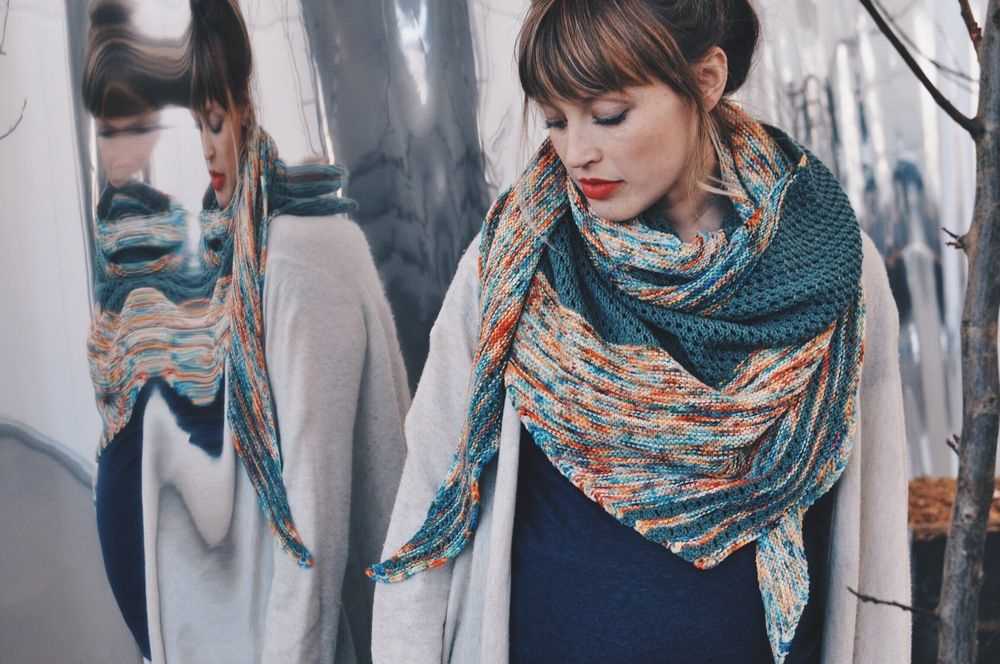 Knitted women's scarf pattern