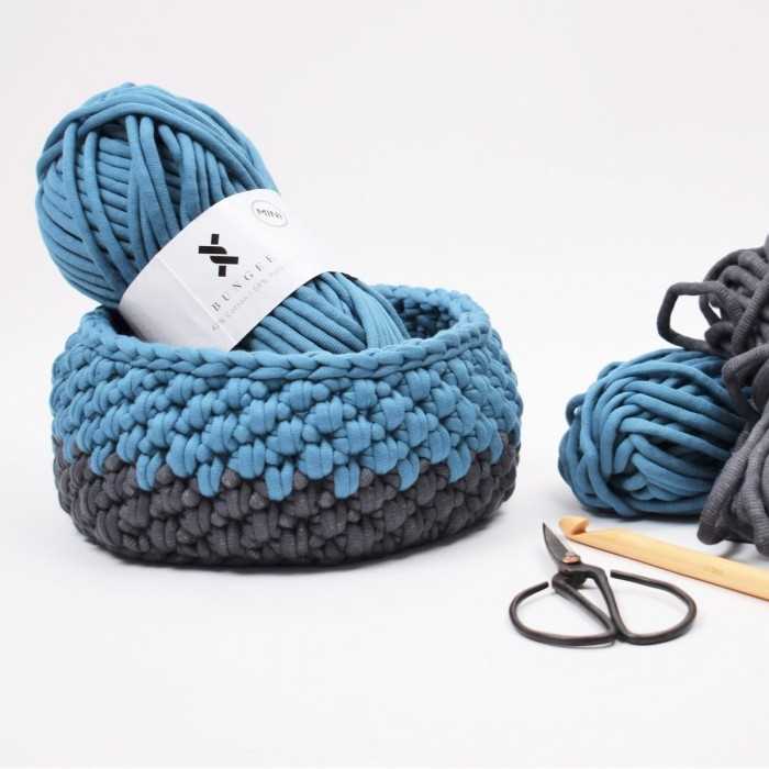 Knitted yarn bowl pattern