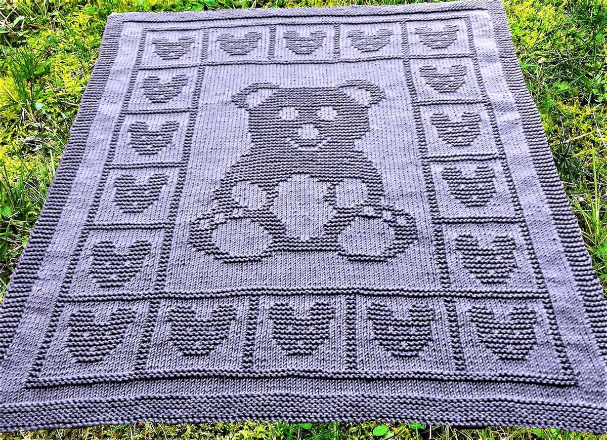 Knitted bear blanket pattern