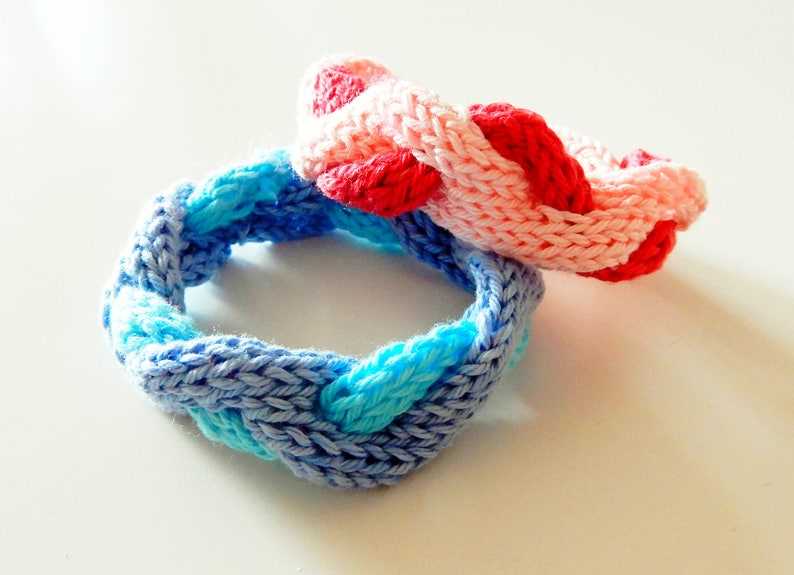 Knitted bracelet pattern