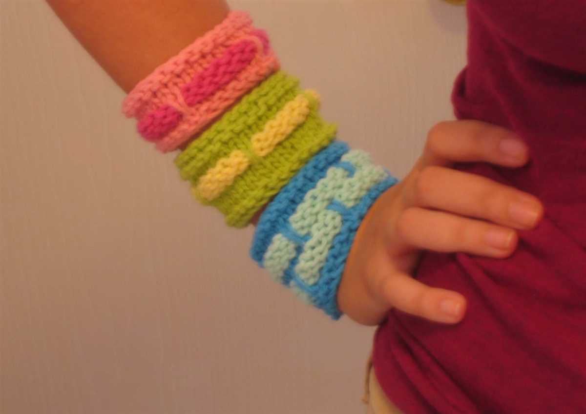 Knitted bracelet pattern