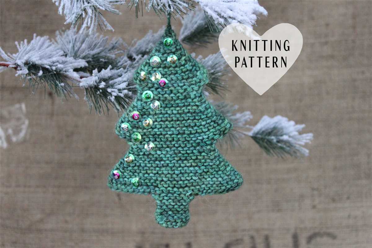 Knitted christmas tree ornaments pattern