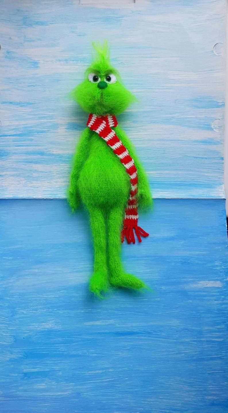 Knitted grinch pattern