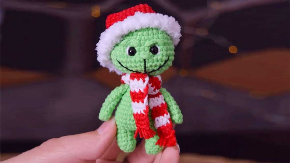 Knitted grinch pattern