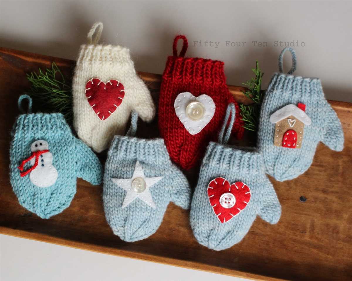 Knitted mitten christmas ornament pattern