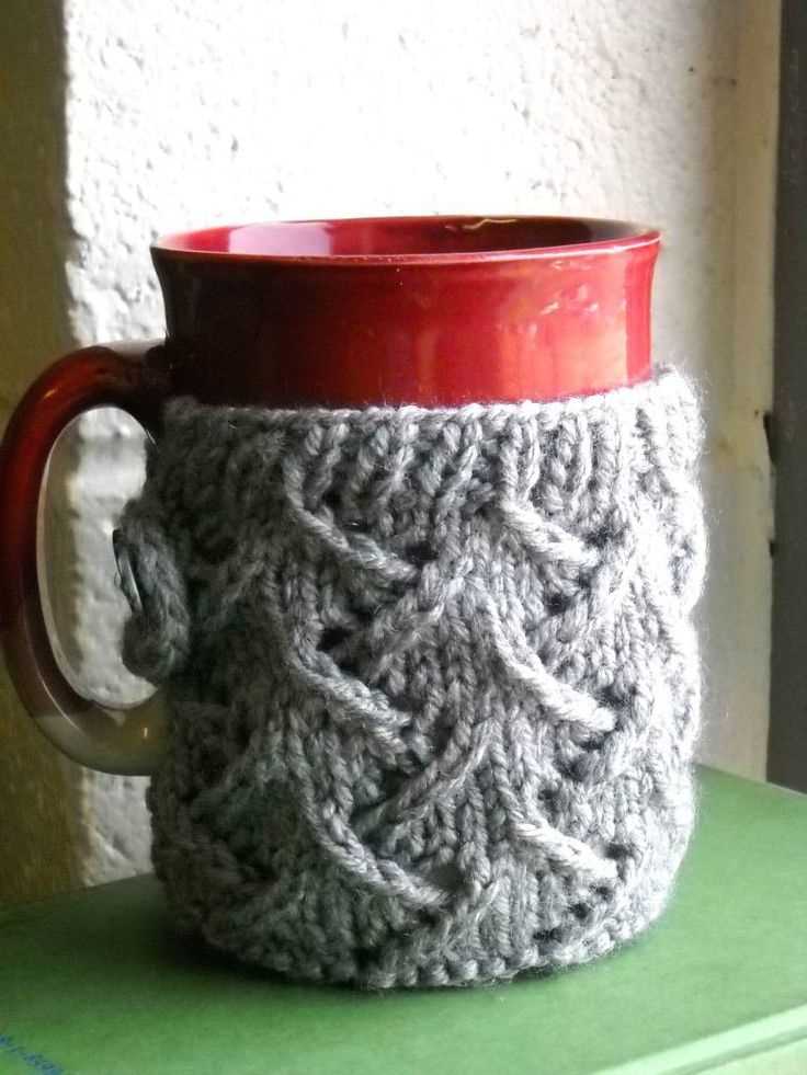 Knitted mug sweater pattern