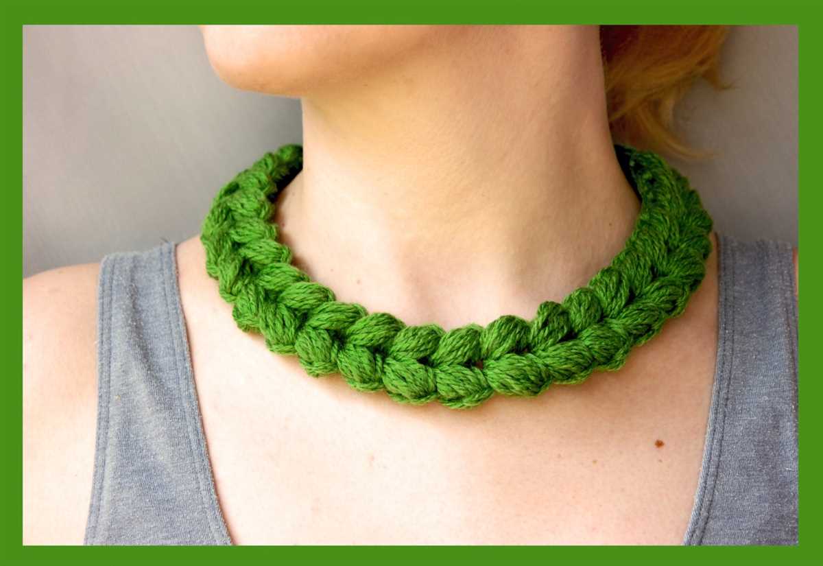 Knitted necklace pattern