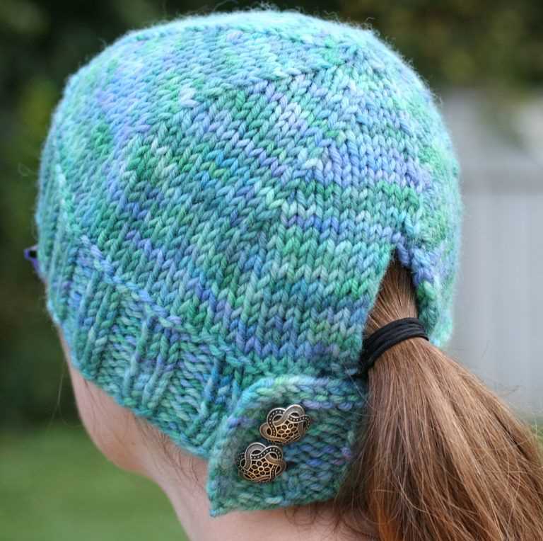 Knitted ponytail hat pattern free