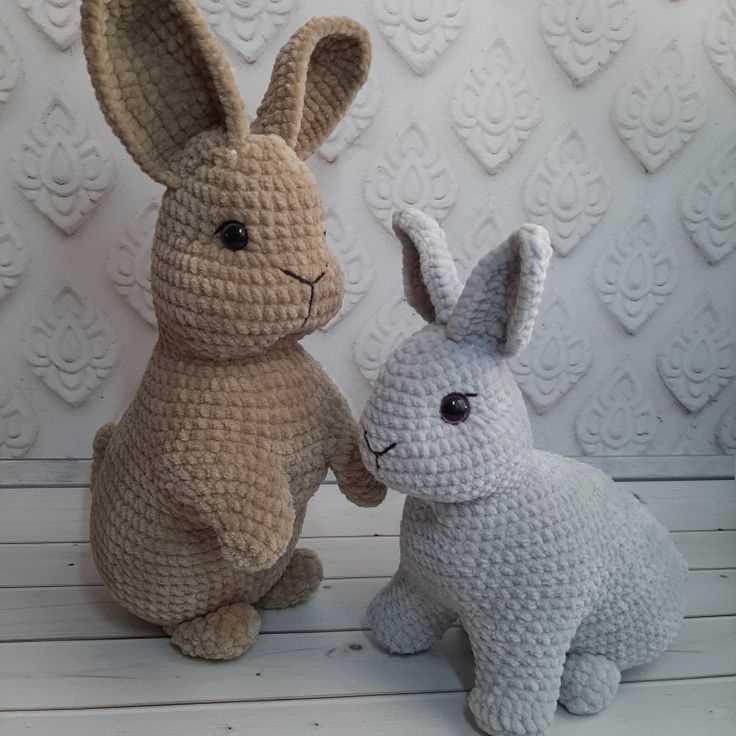 Knitted rabbit pattern square