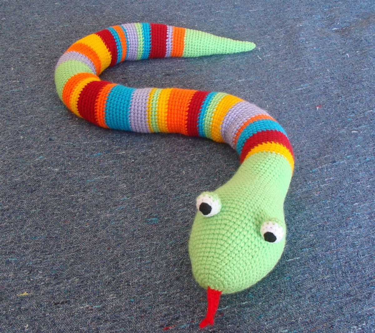 Knitted snake pattern