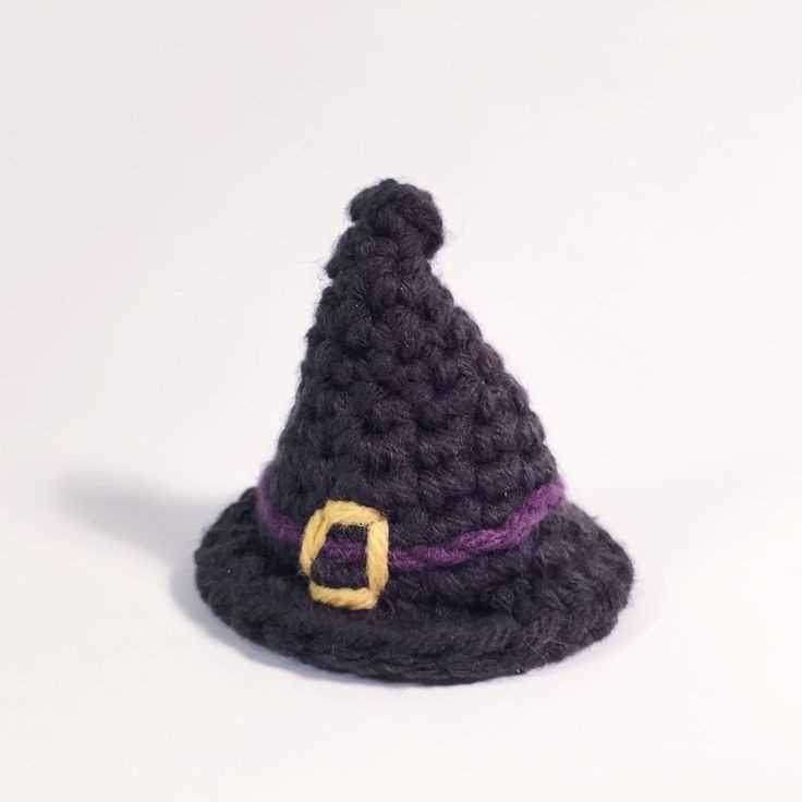 Knitting pattern witch hat