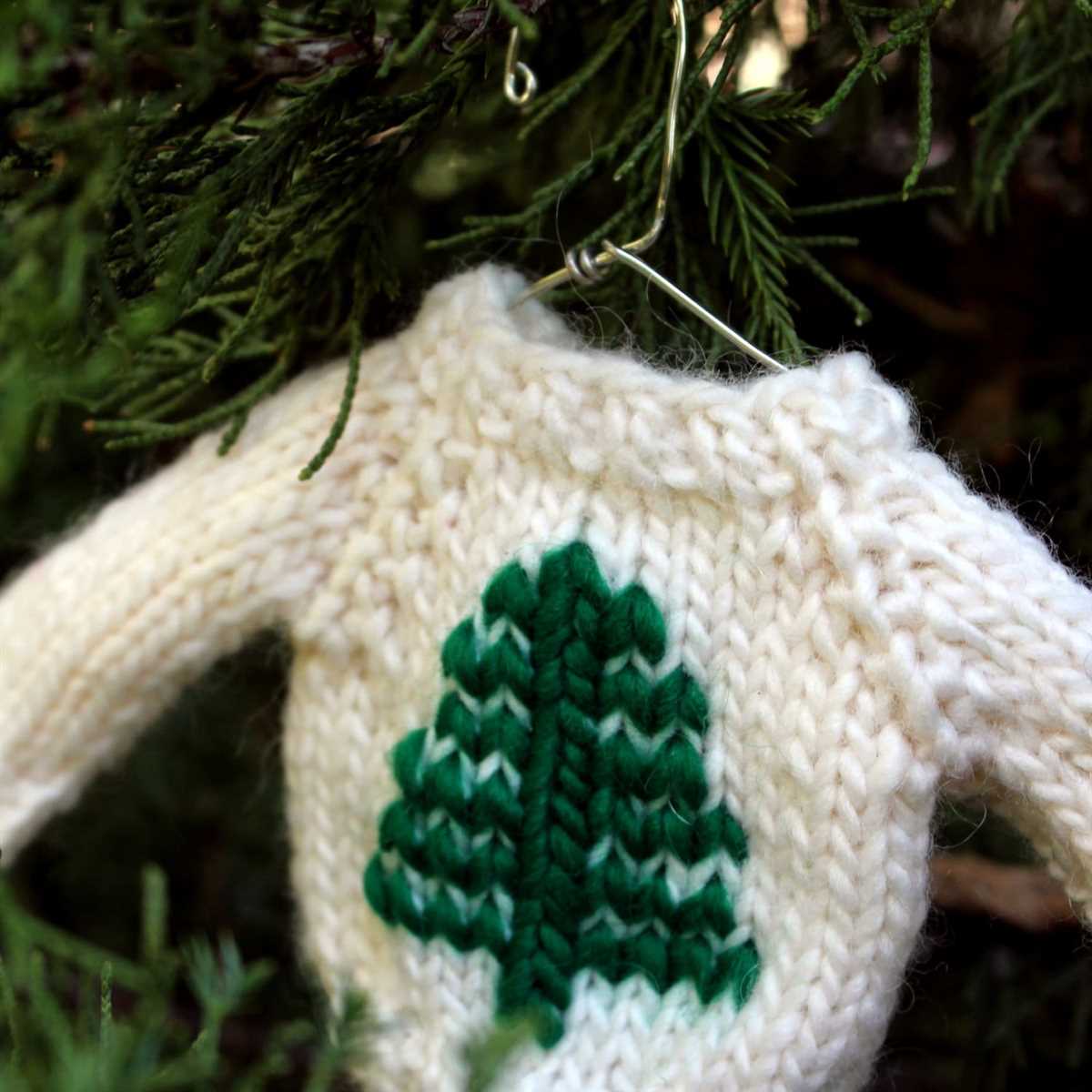 Knitting patterns for christmas sweaters