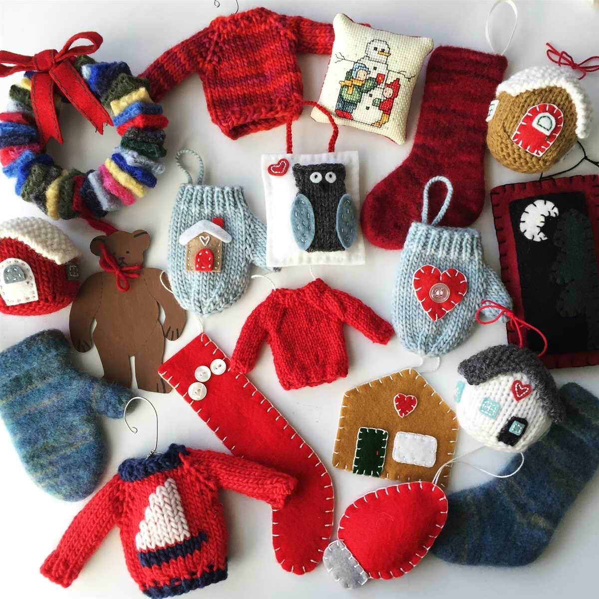 Knitting patterns for gifts at christmas