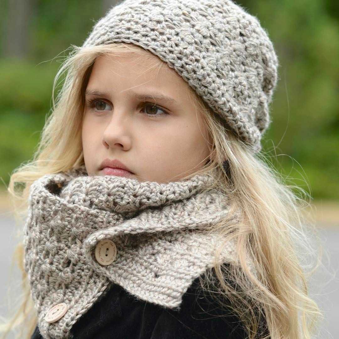 Knitting patterns for scarf and hat sets