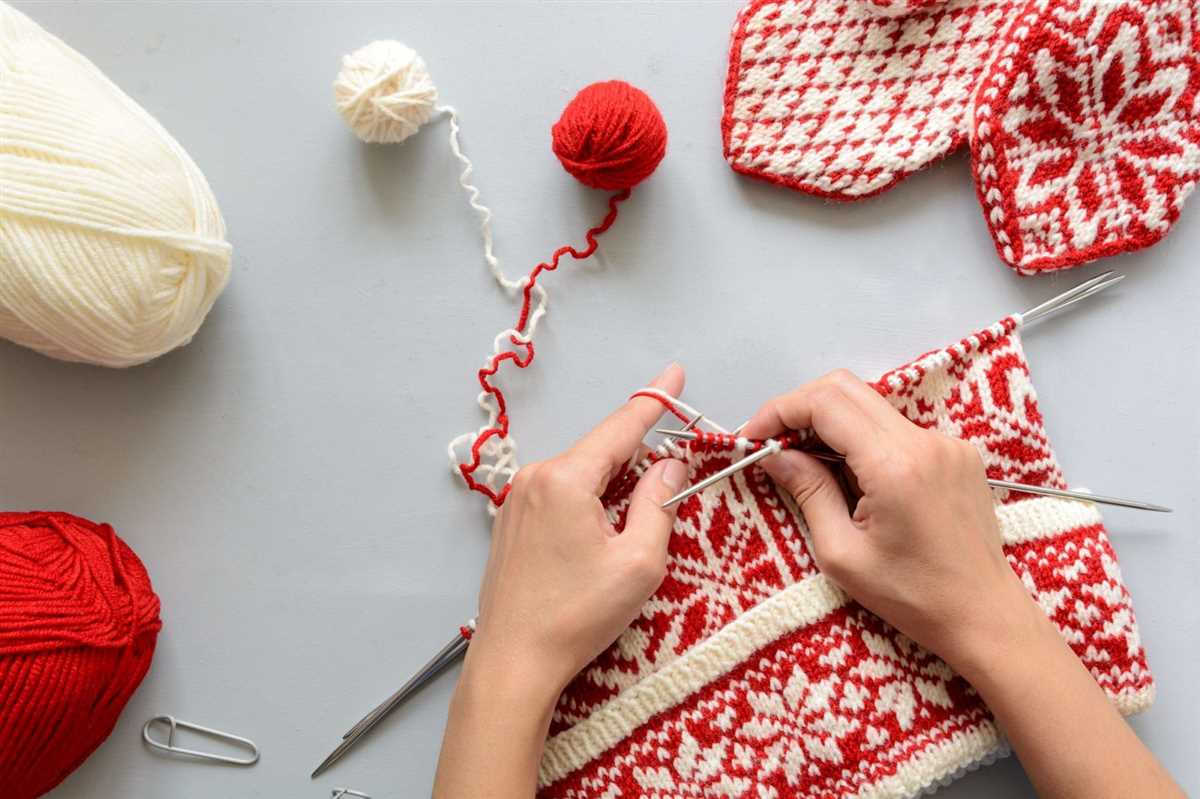Knitting patterns using two colors
