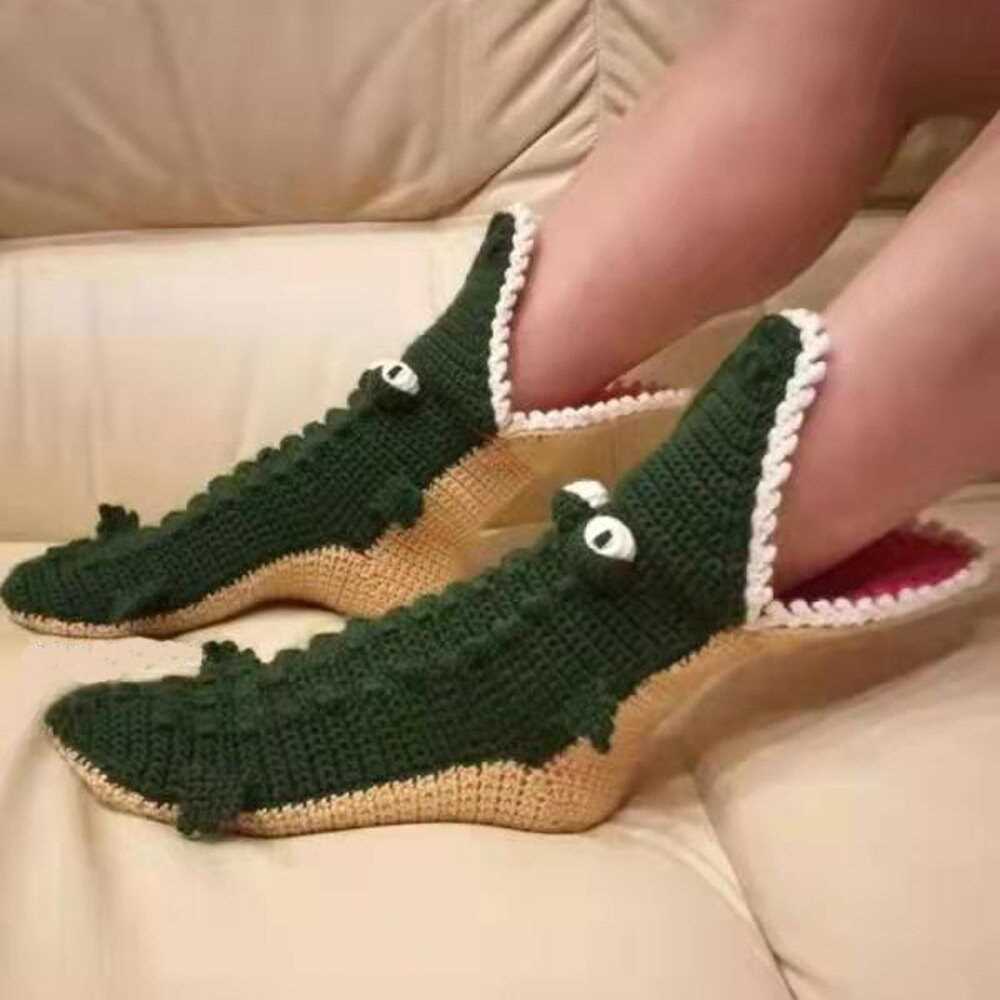 Knitting pattern crocodile socks