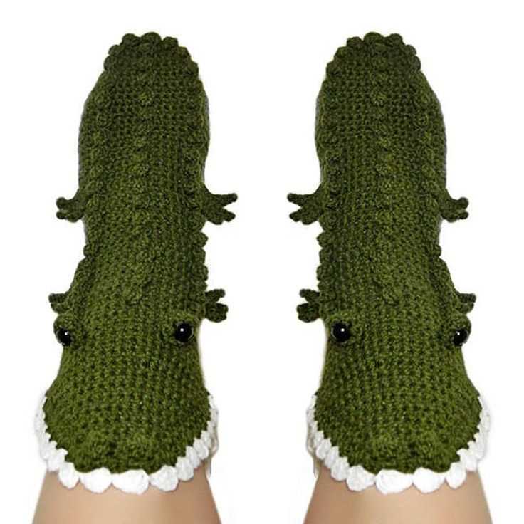 Knitting pattern crocodile socks