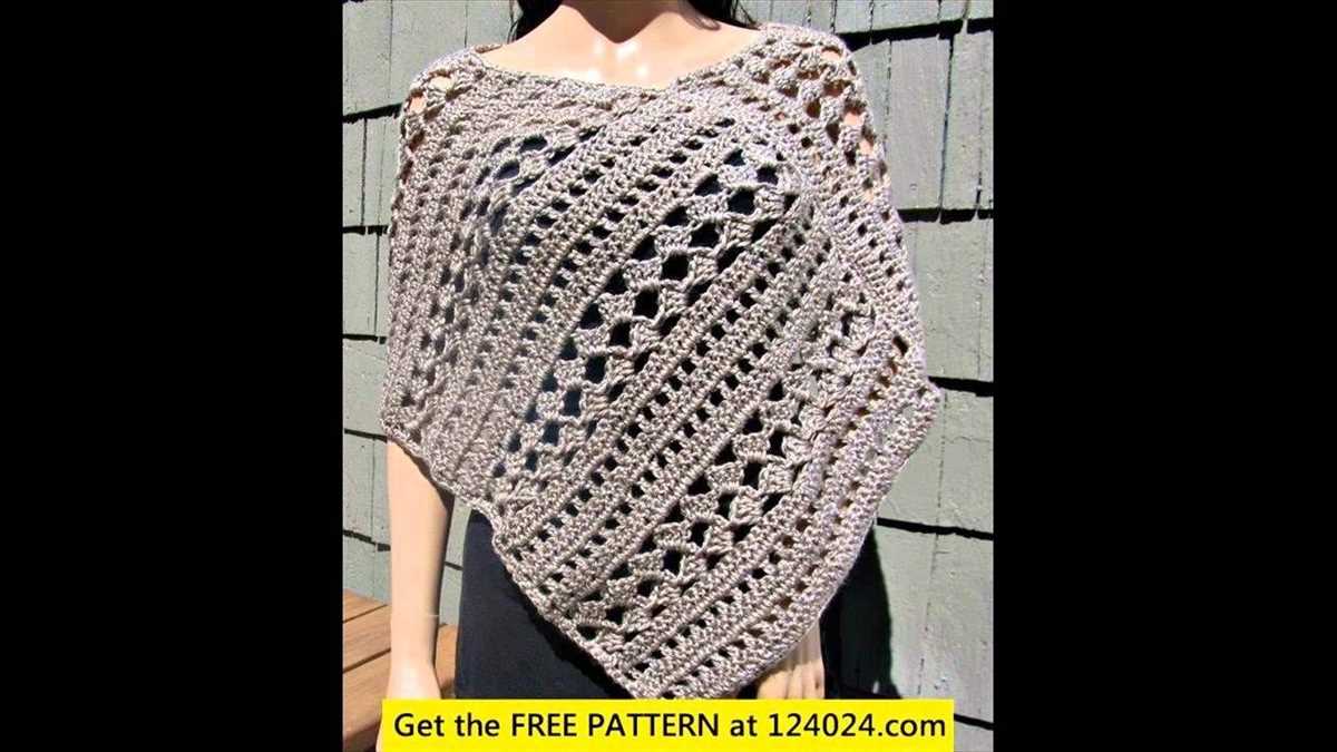 Knitting pattern for a poncho with sleeves