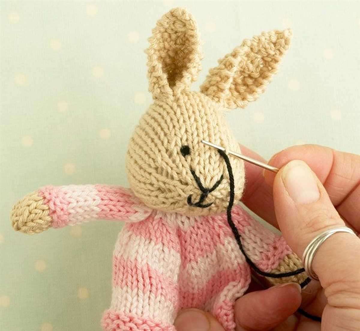 Knitting pattern for easter bunny egg cosy