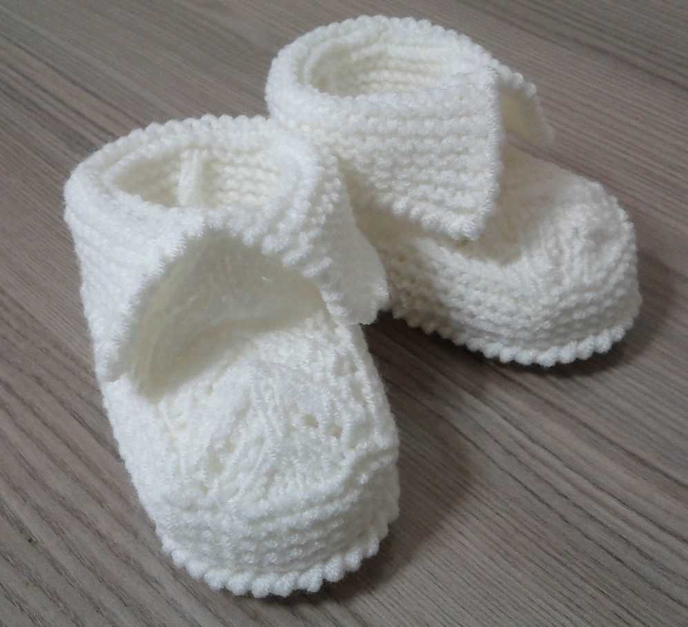 Knitting patterns for baby booties