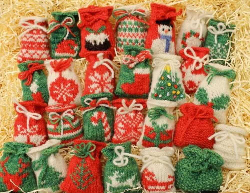 Knitting patterns for gifts at christmas