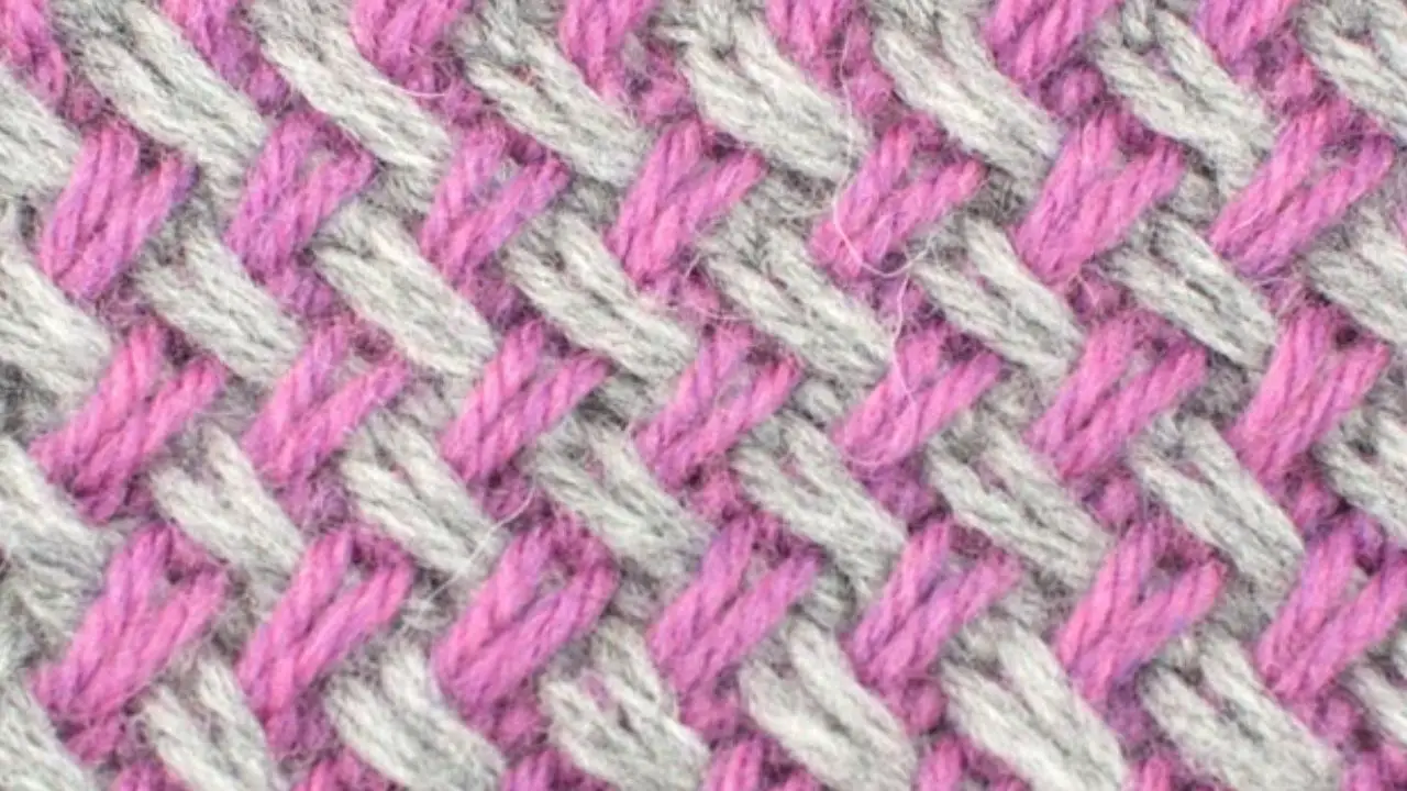 Knitting patterns using two colors