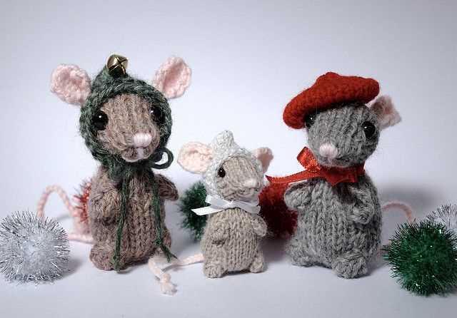 Christmas mouse knitting pattern free