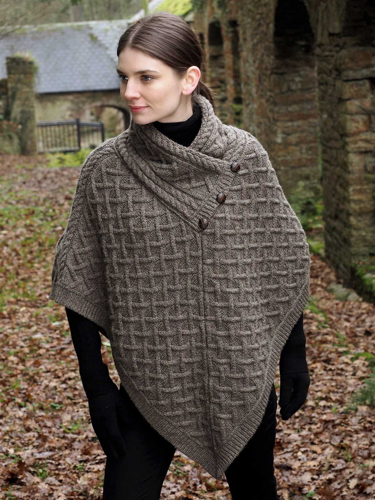 Ladies cape knitting pattern