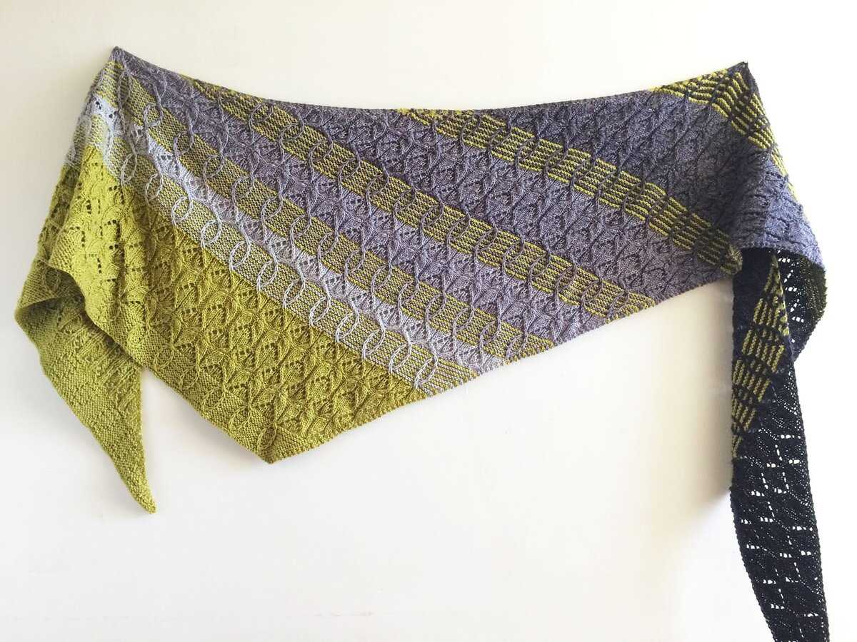 Free knitted pocket shawl pattern