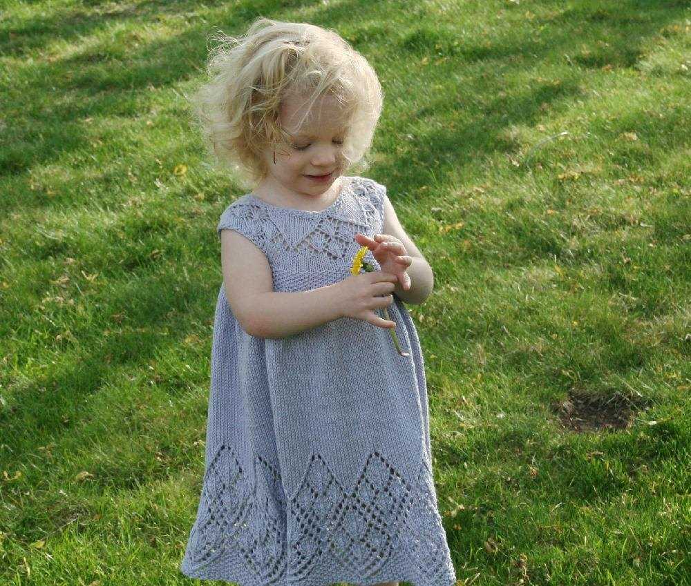 Little sisters dress knitting pattern