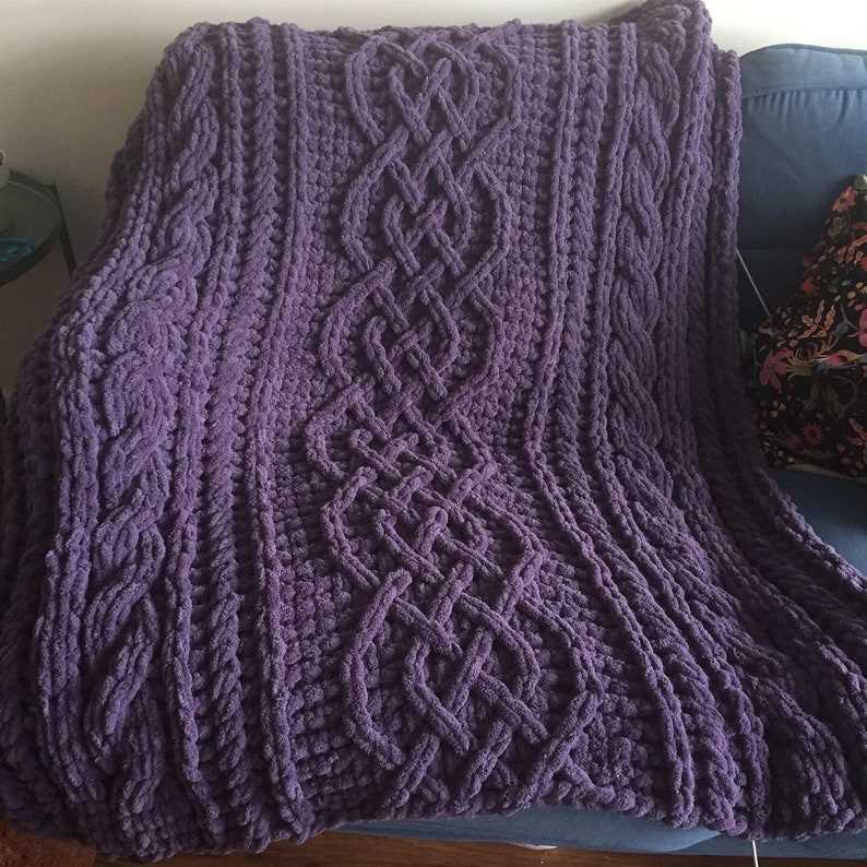 Loopy blanket knitting pattern