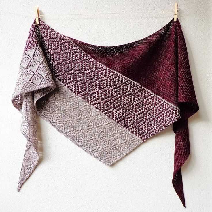 Pattern knit scarf