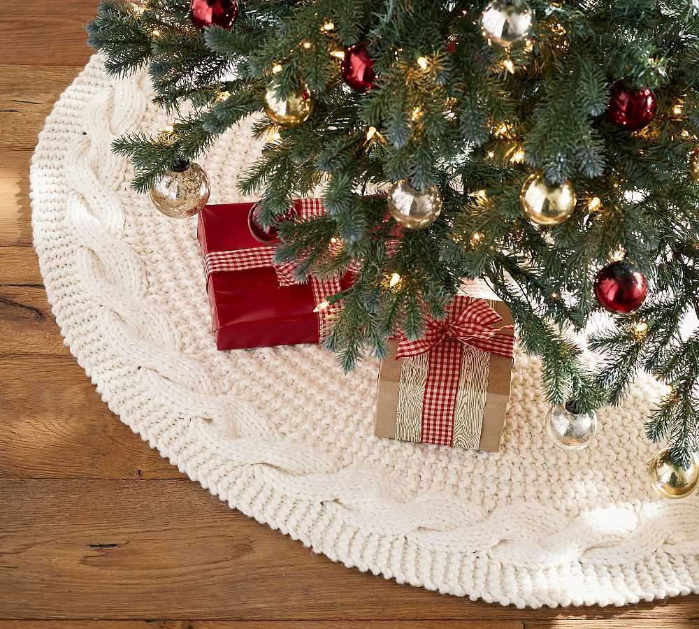 Cable knit christmas tree skirt pattern