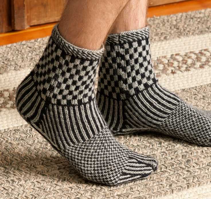 Men's ribbed socks knitting pattern