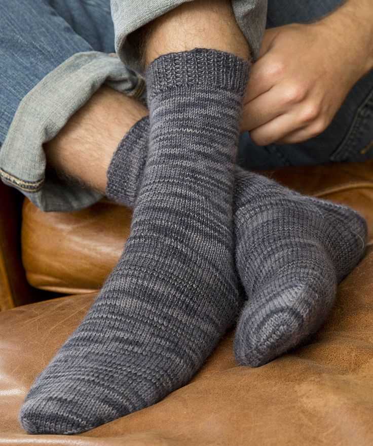 Men's ribbed socks knitting pattern