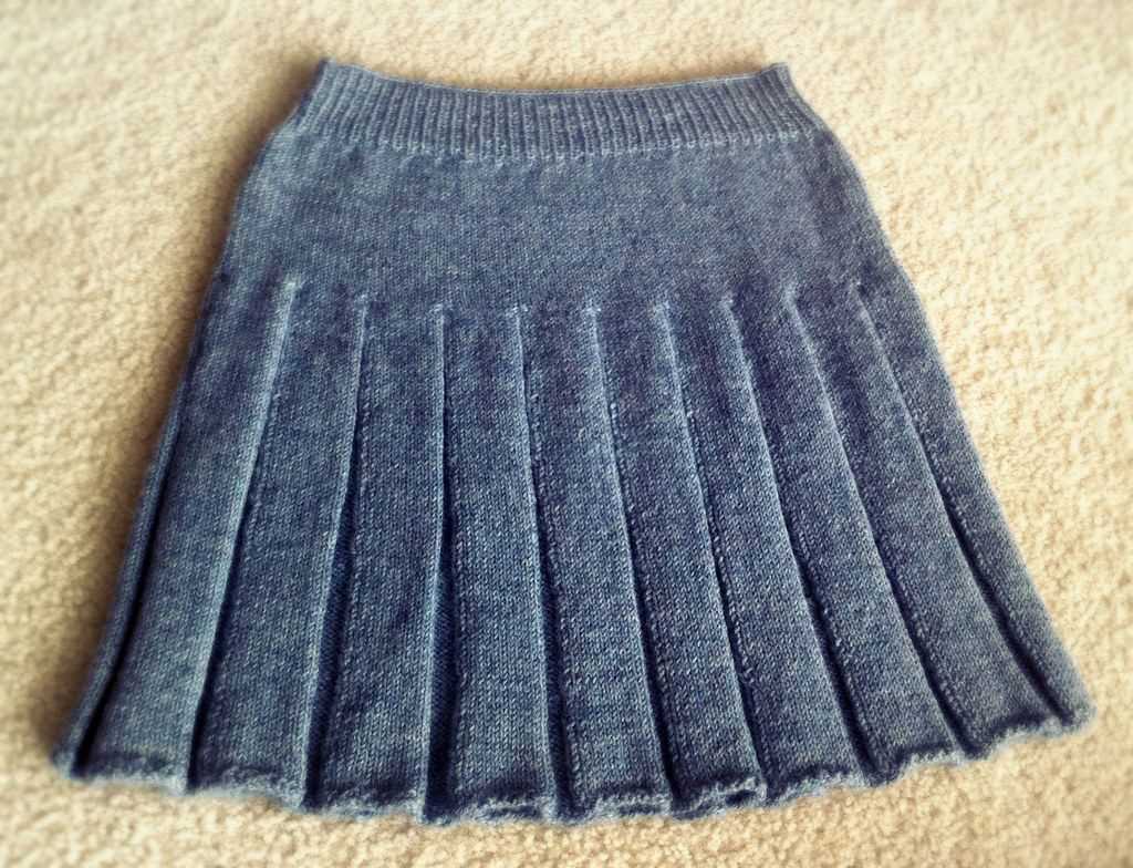 Mini skirt knitting pattern