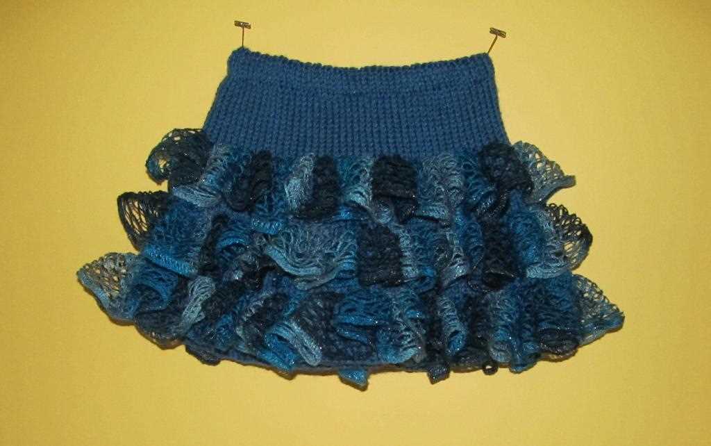 Mini skirt knitting pattern