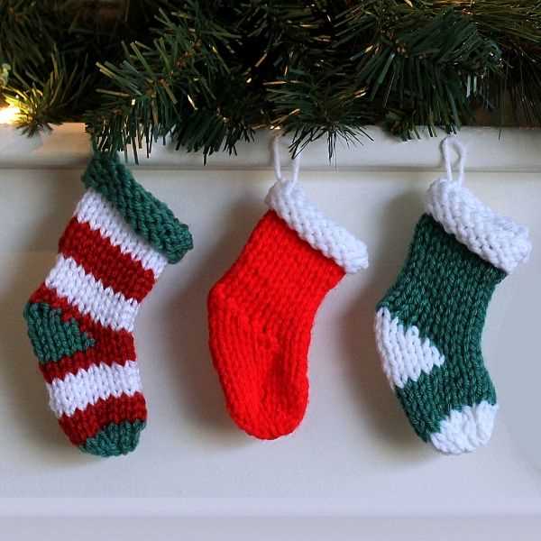 Mini xmas stocking knitting pattern