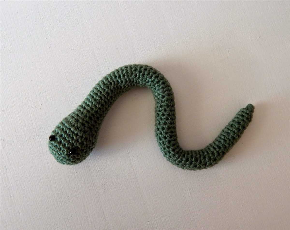 Knitted snake pattern