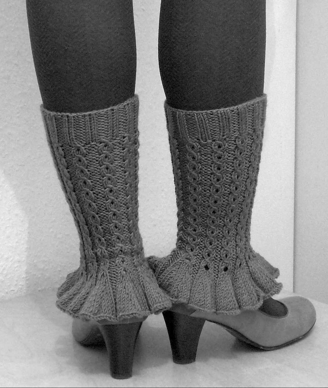 Simple leg warmer knitting pattern